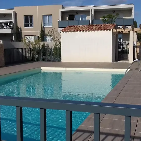 Air-conditioned With Pool Garage In A Luxury Дом отдыха